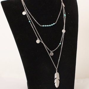 🆕🌴Silver-Tone Multi-Layer Feather Necklace🌴