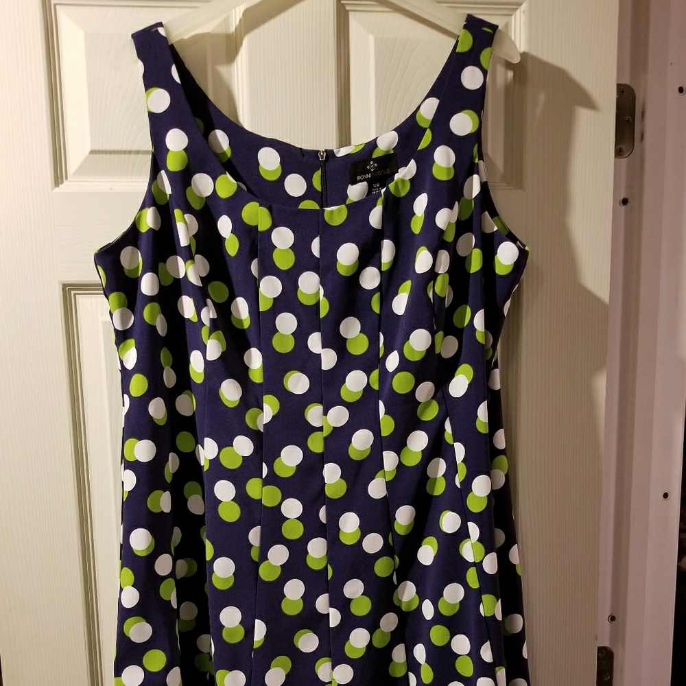 Sleeveless dress