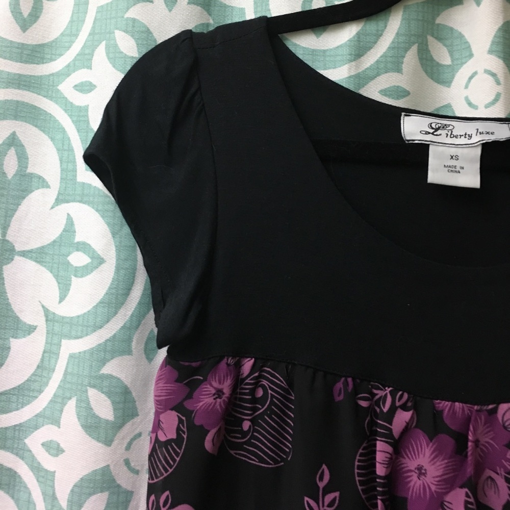 Cap sleeved blouse - Picture 4 of 4
