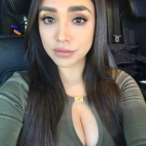 Meet your Posher, Danyella