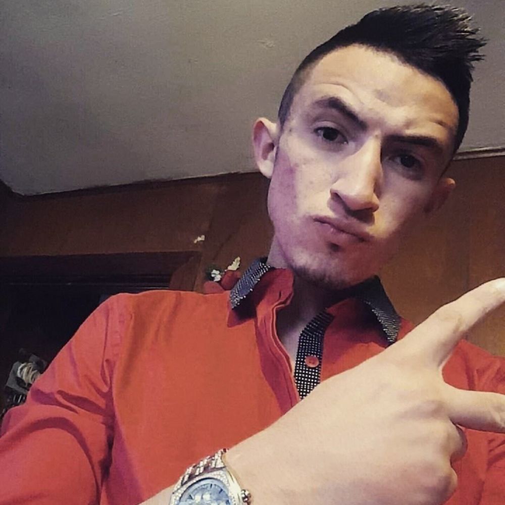 Meet your Posher, Luis