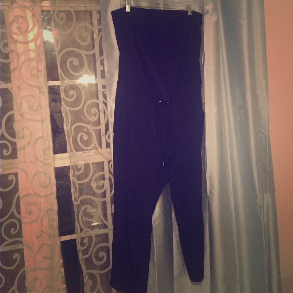 Express black romper, draw stings, pockets, Large