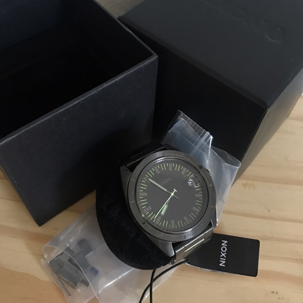 Nixon Men's A359-632-00 Rover SS II All Gunmetal  mint green Oversize Watch