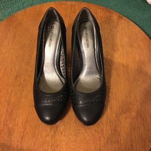 Black Naturalizer Heels!