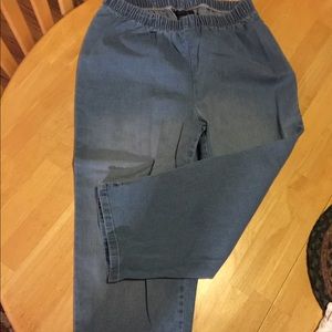 Denim 24/7 Capri jeans. Never worn. Size 14w