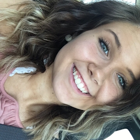 Meet your Posher, Peyton - Picture 2 of 3