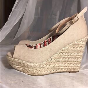 Report beige linen wedge sandals