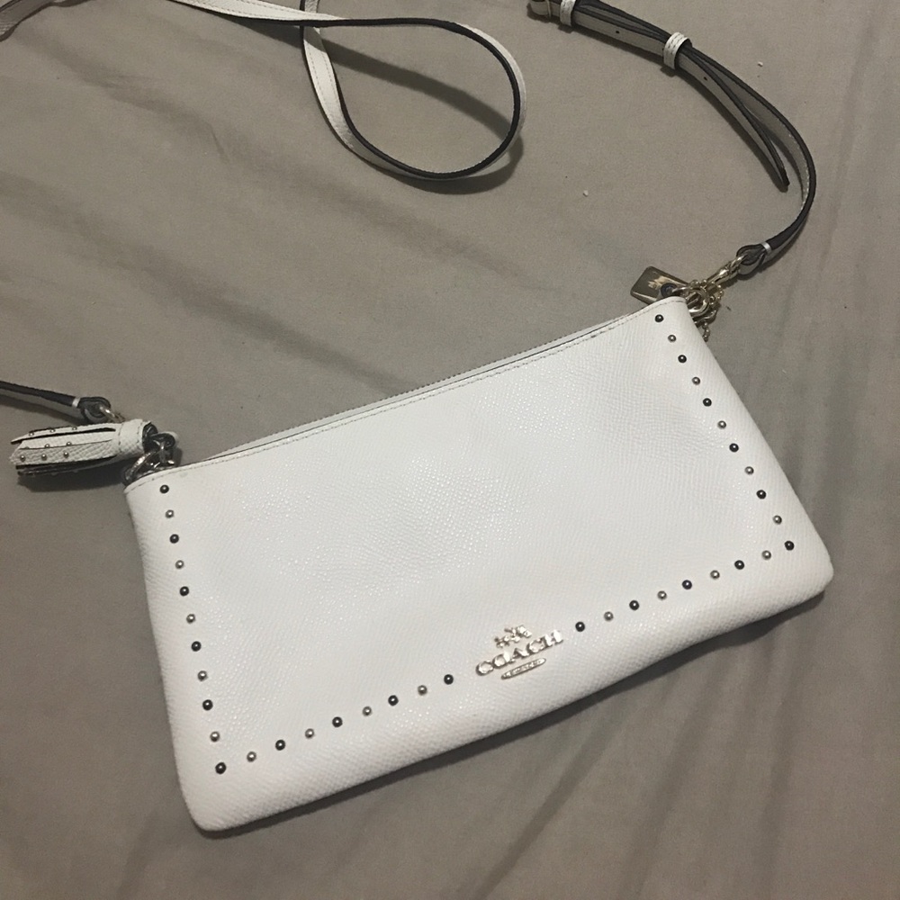 COACH BAG WITH SIMPLE DESIGN