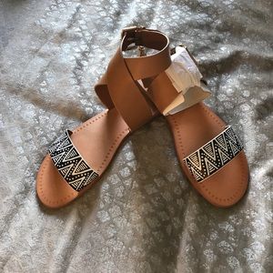 Flat sandals