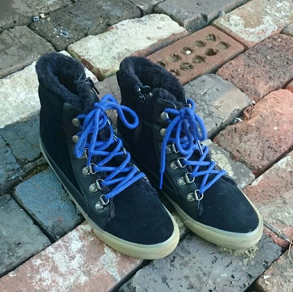 AEO High Top Sneakers
