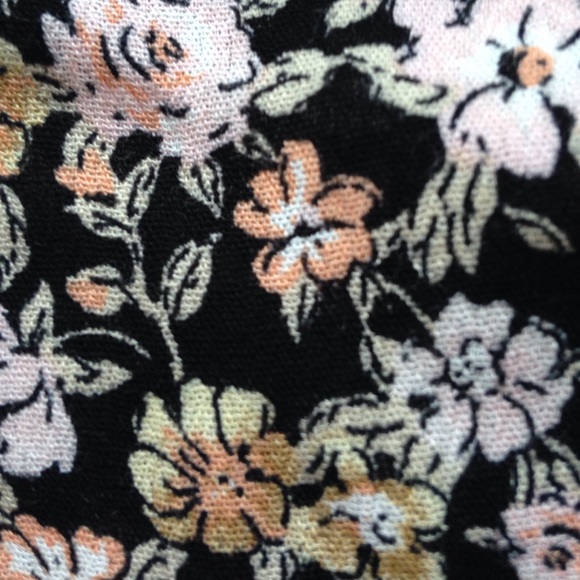 Floral shorts - Picture 3 of 4