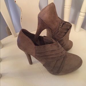Mossimo suede-look booties
