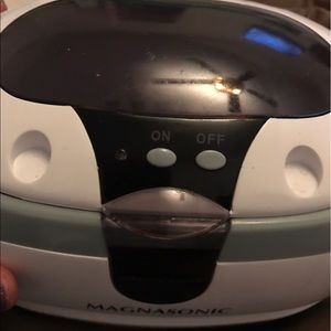 Magnasonic Jewelry cleaner
