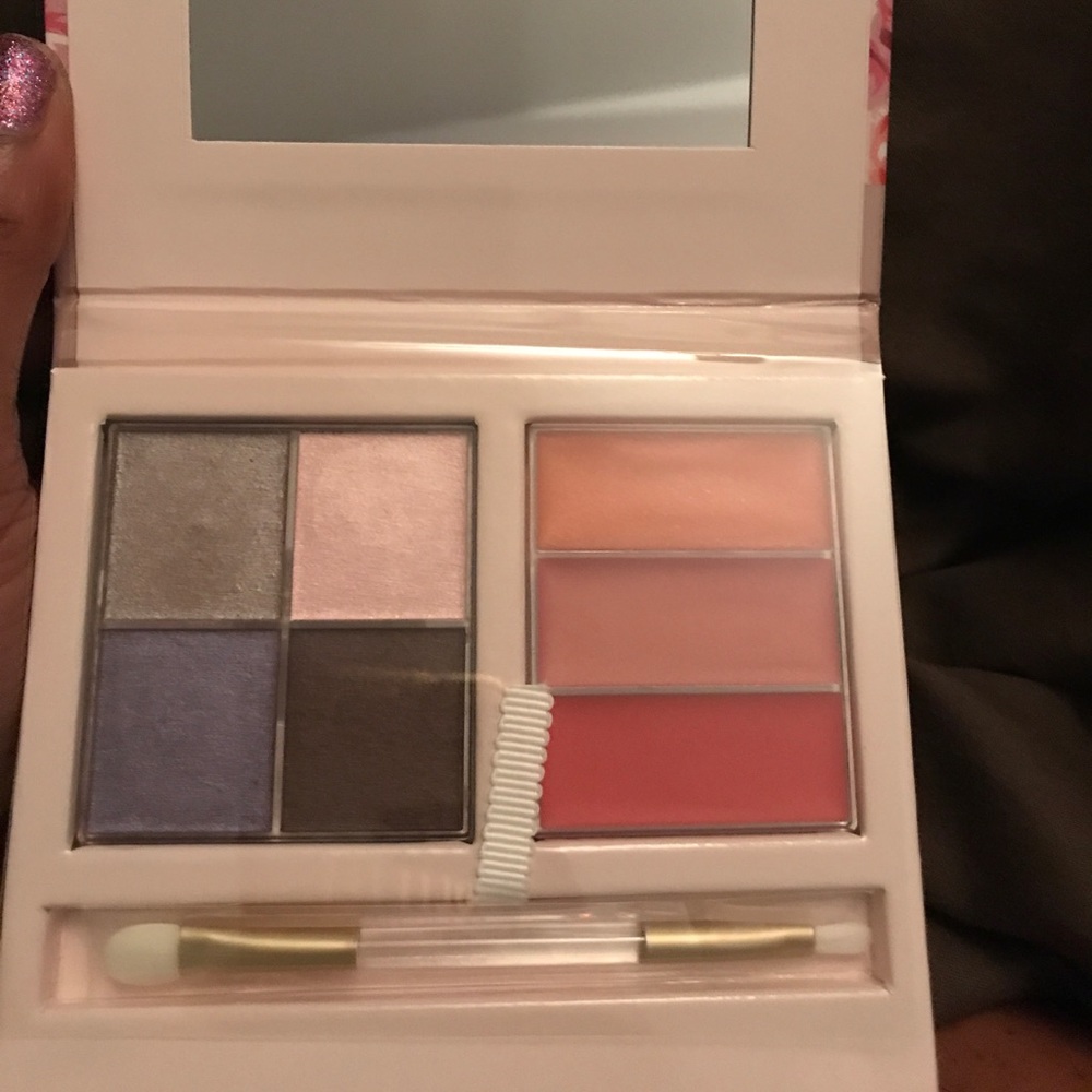 Mary Kay Gloss and eye shadow