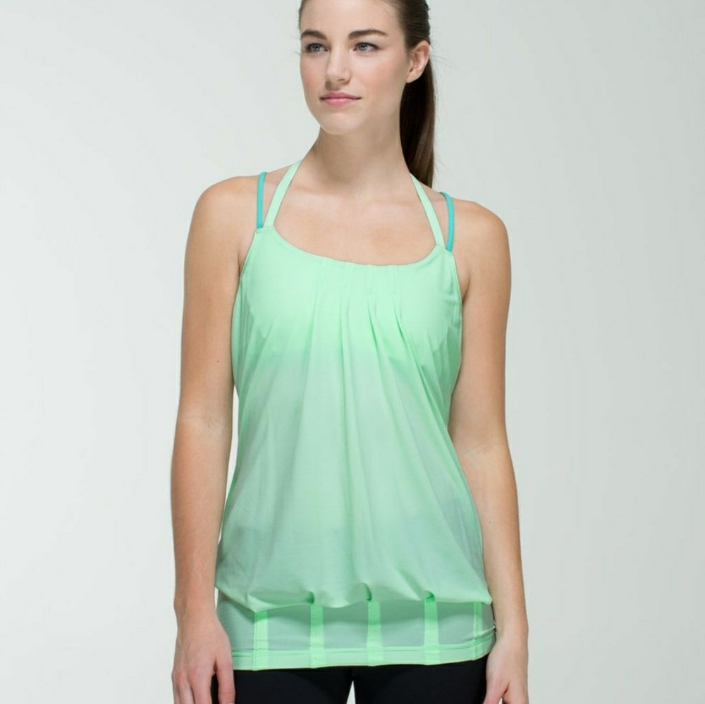 Luluemon flow and go tank in Bali breeze. Size 8