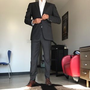 Grey men's 2-button slim fit suit