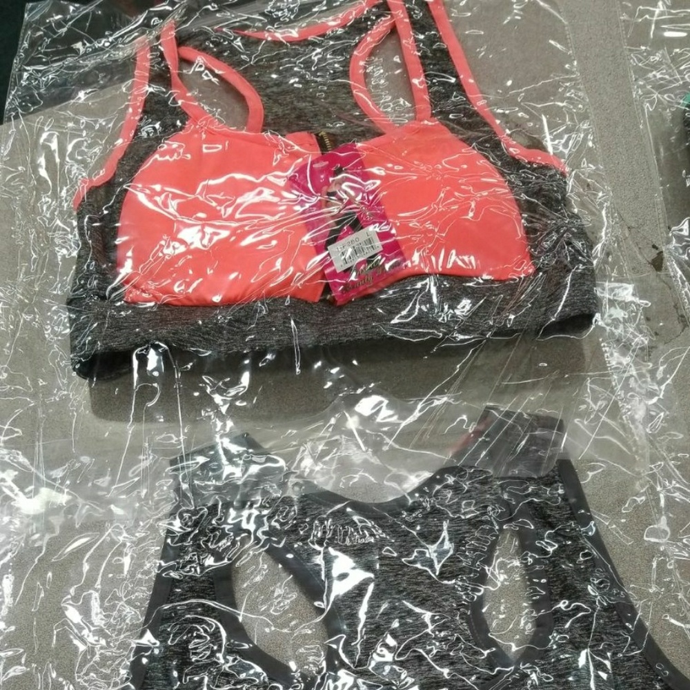 NWT Black zip up padded sports bra - Picture 5 of 7