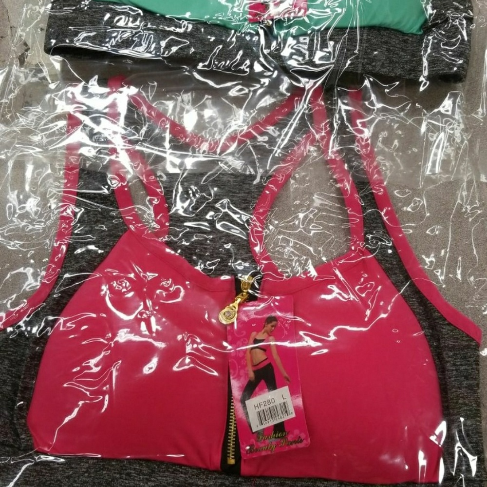 NWT Black zip up padded sports bra - Picture 6 of 7