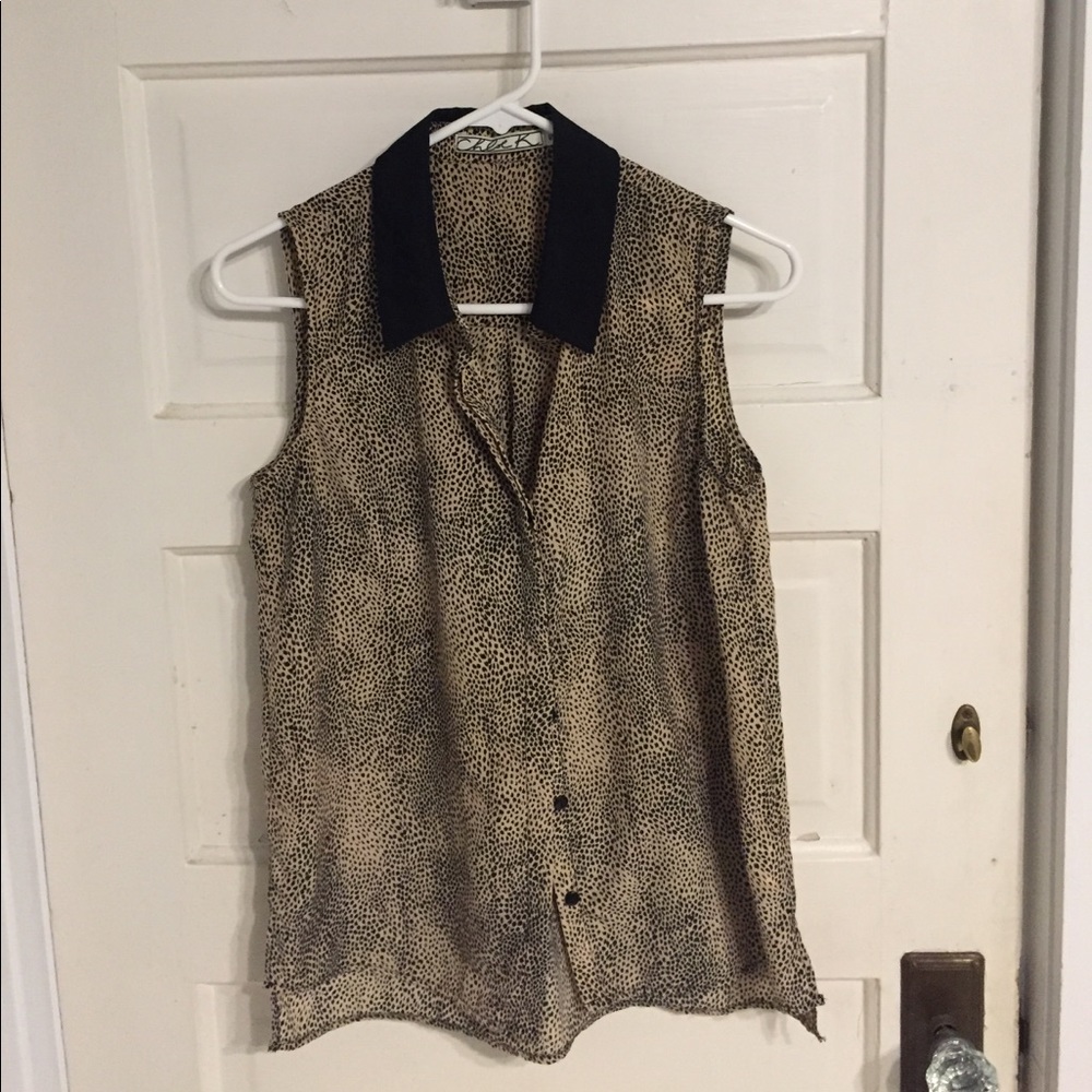 Nordstrom Leopard print sleeveless collared shirt