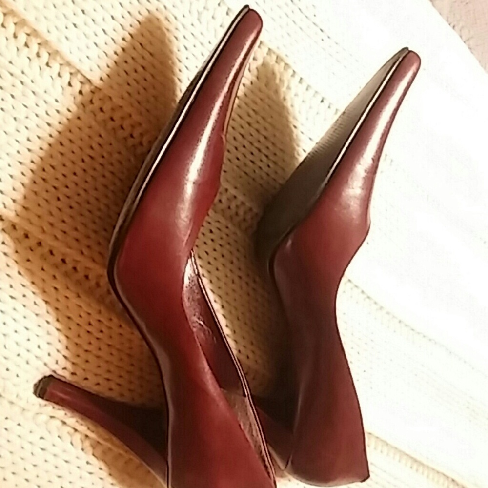 Shoes - Picture 2 of 5