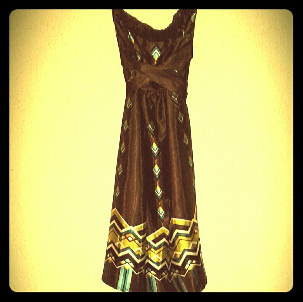 Strapless brown satin dress with geometric print