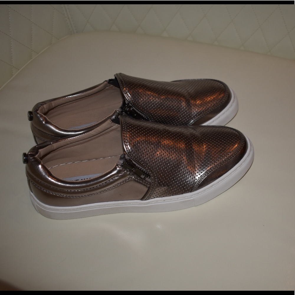 Steve Madden slip on sneakers