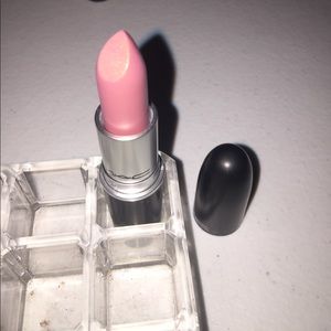 MAC lipstick- Frost Fabby