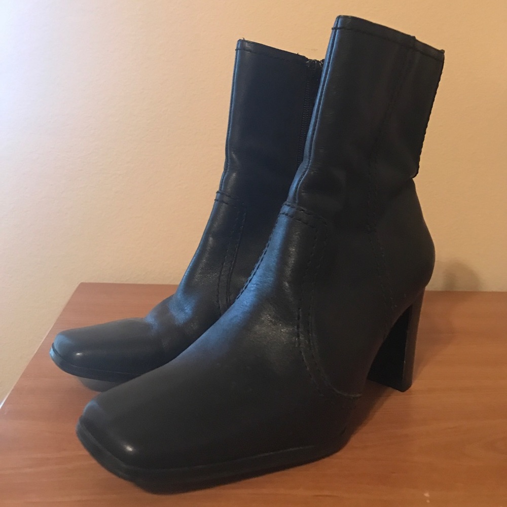 Hilliard and Hanson boots, size 6.5