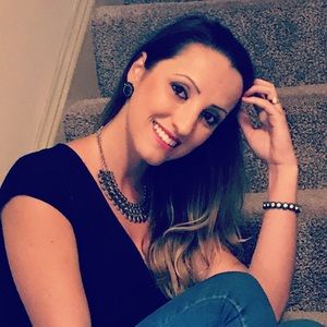 Meet your Posher, Cristiane