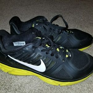 Women's size 11 Nike Lunar Victory II Shoes