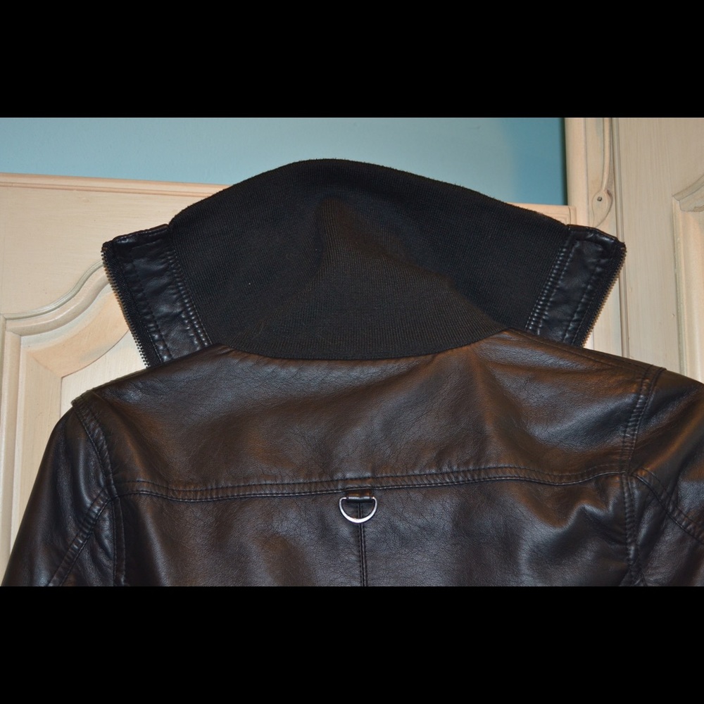 PERFECT Winter Faux Leather Bomber Jacket - Picture 3 of 4