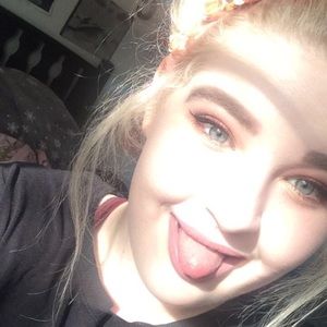 Meet your Posher, Chloe