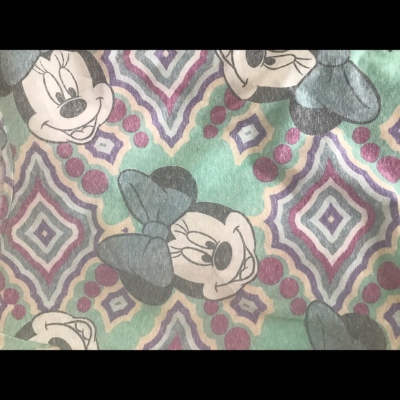Lularoe Small classic tee Disney Minnie Mouse - Picture 2 of 4