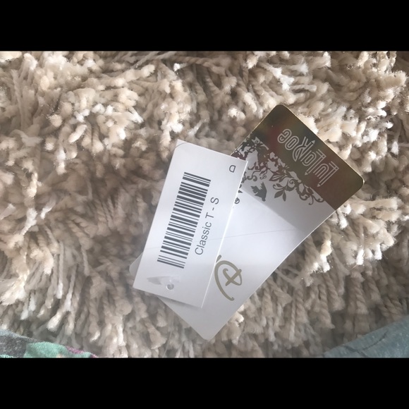 Lularoe Small classic tee Disney Minnie Mouse - Picture 3 of 4