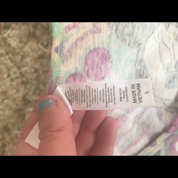 Lularoe Small classic tee Disney Minnie Mouse - Picture 4 of 4