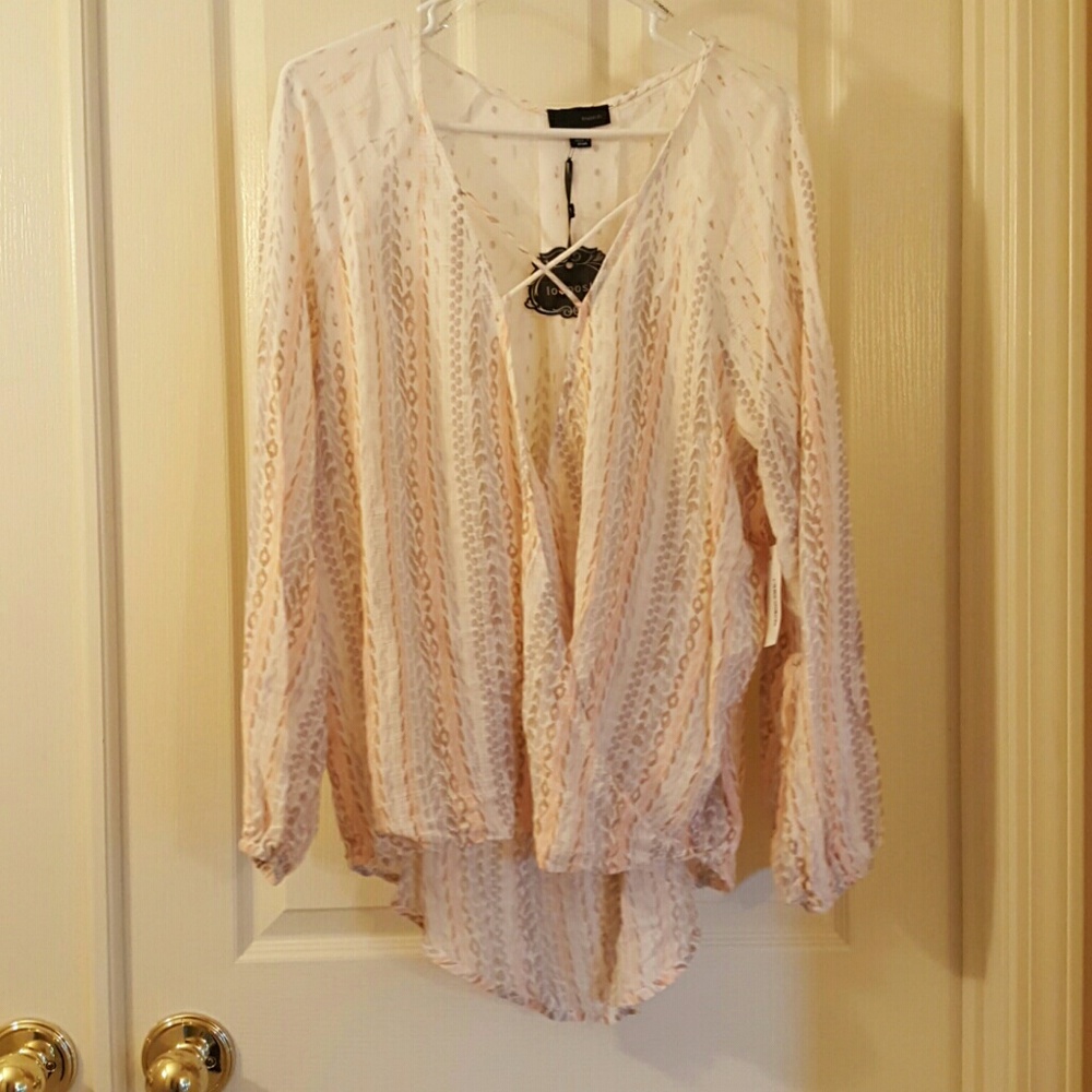 Lovposh high low blouse from Red Dress Boutique