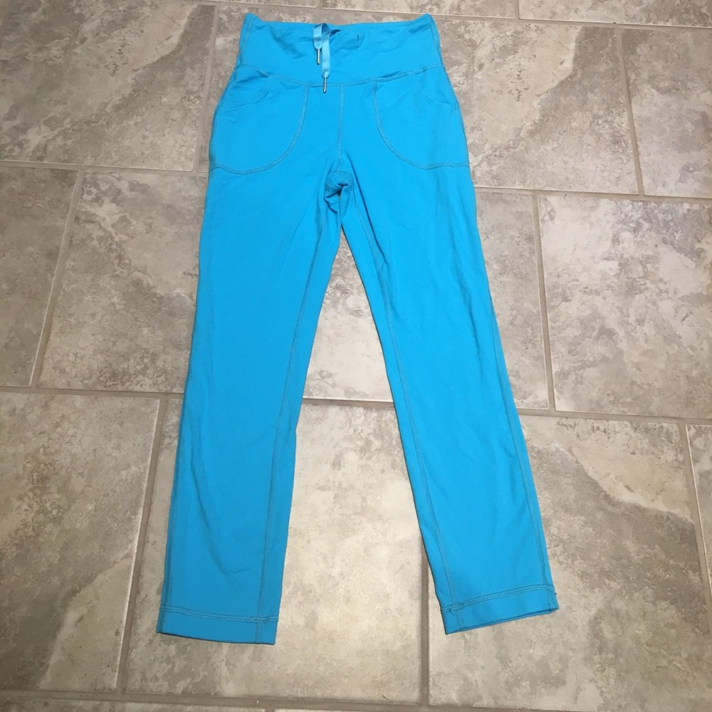 Lululemon 'free will' cropped pants size 4