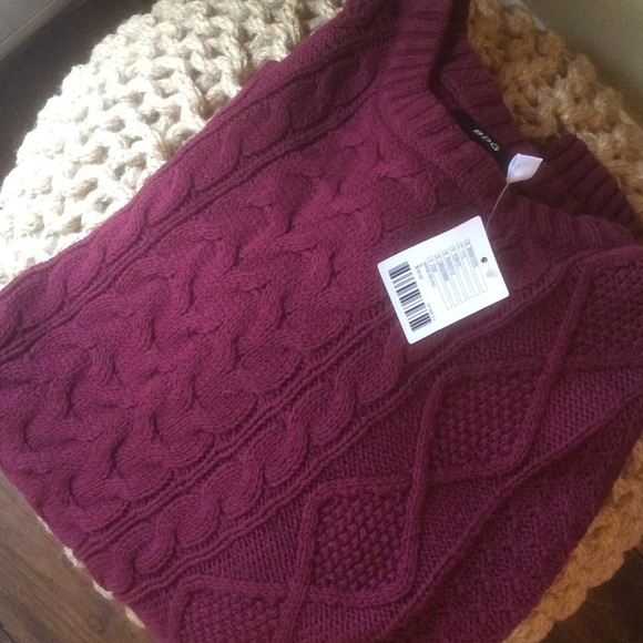 Urban Outfitters BDG Hi Low Cable Crew Sweater - Picture 5 of 7