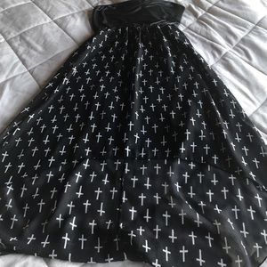 Strapless black and white cross dress
