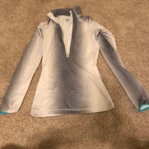 Nike pro half zip long sleeve top