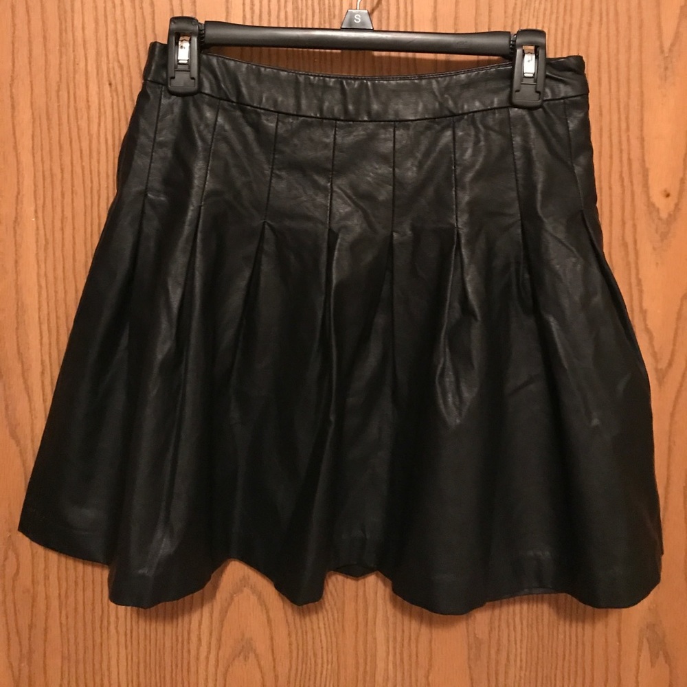 Forever 21 faux leather skirt