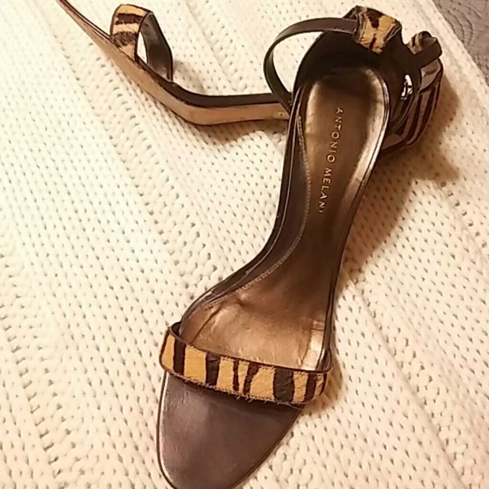 Shoes - Picture 3 of 4
