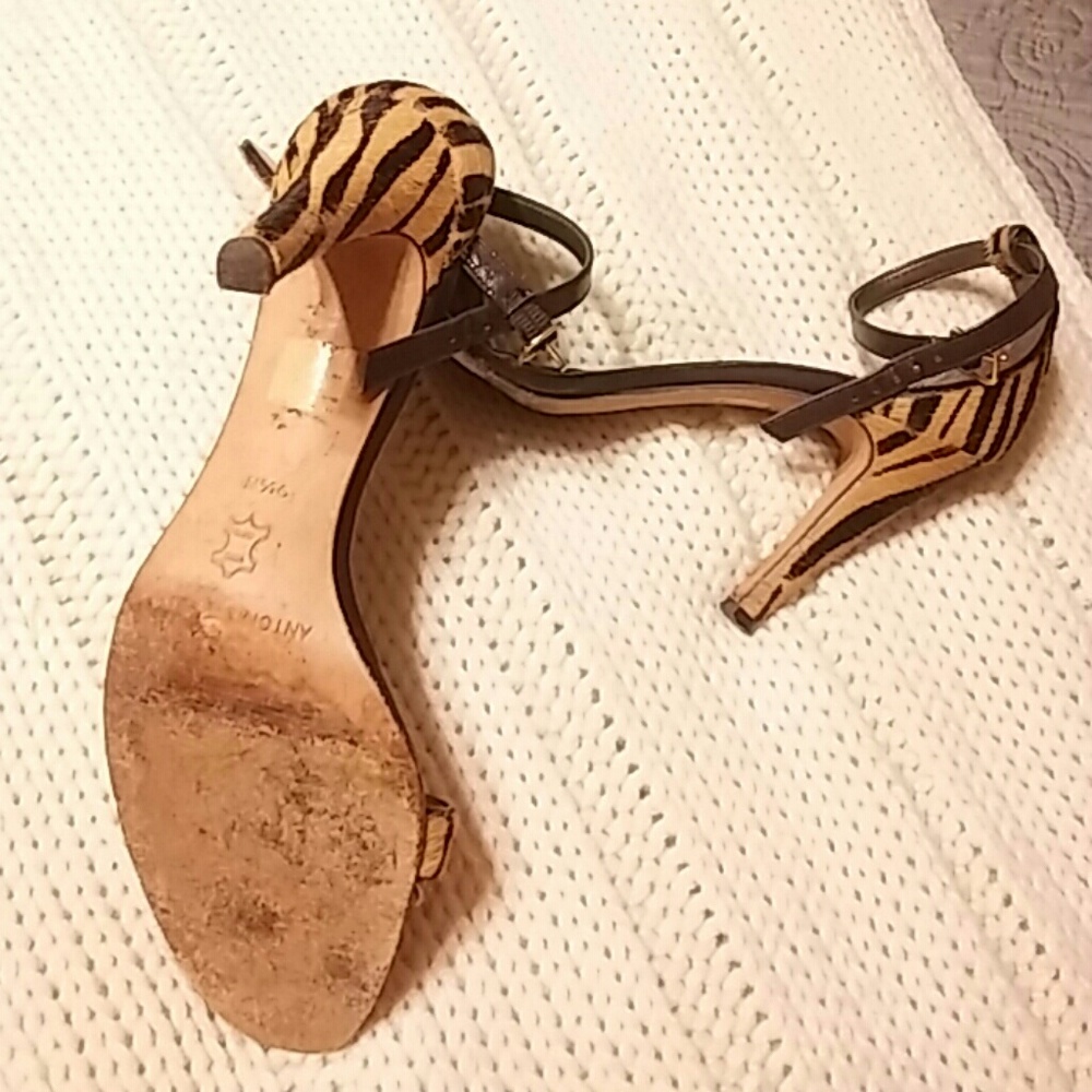 Shoes - Picture 4 of 4