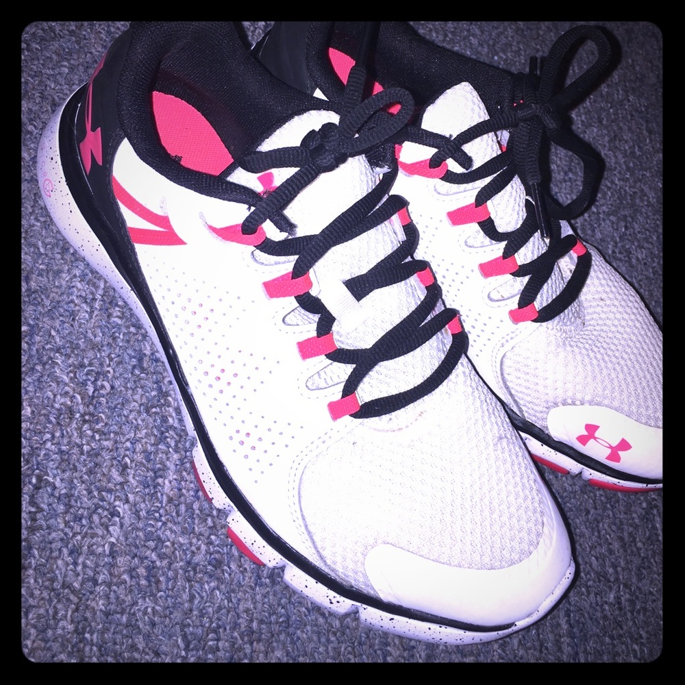 Under Armour Sneakers