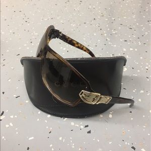 Gucci sunnies with case