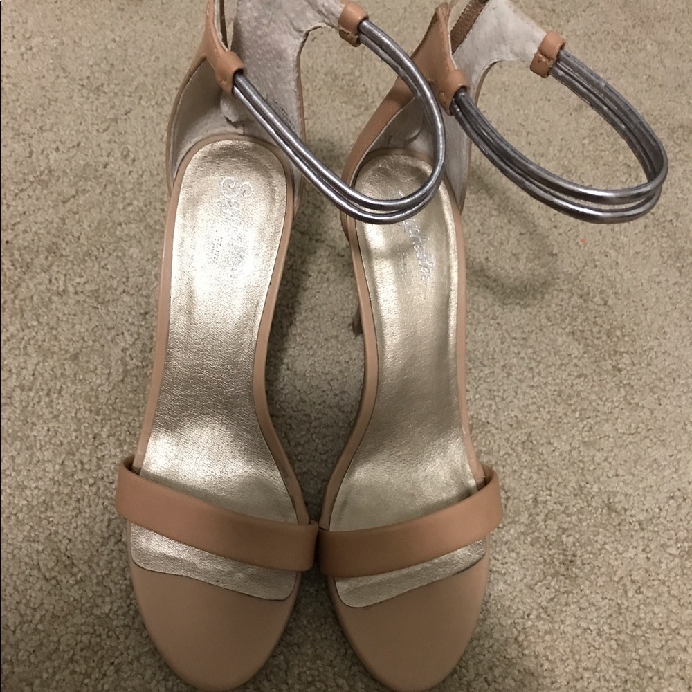 Seychelles nude heels