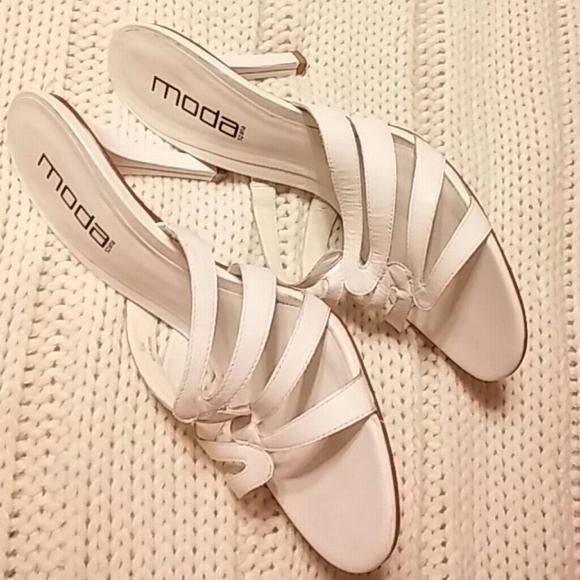 Sandals - Picture 4 of 5