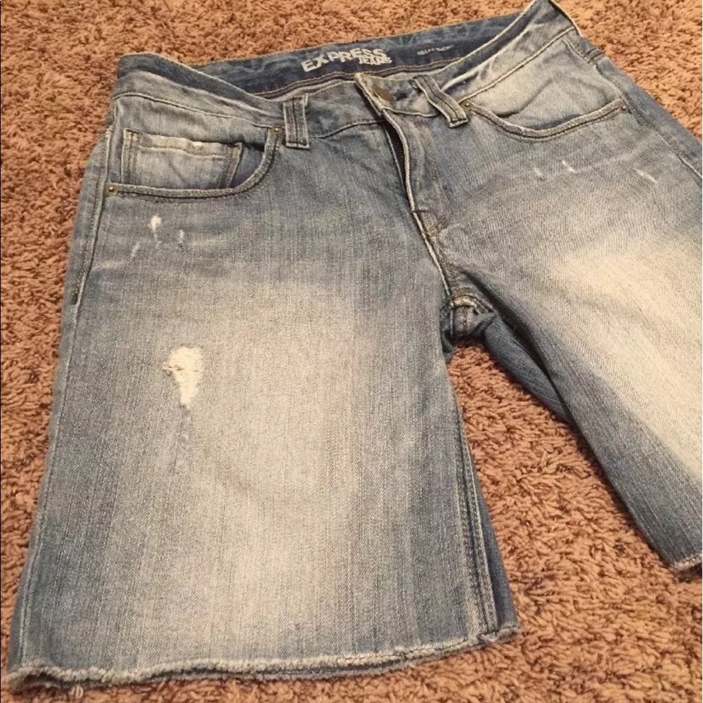 Express Jeans Women's distressed light wash denim