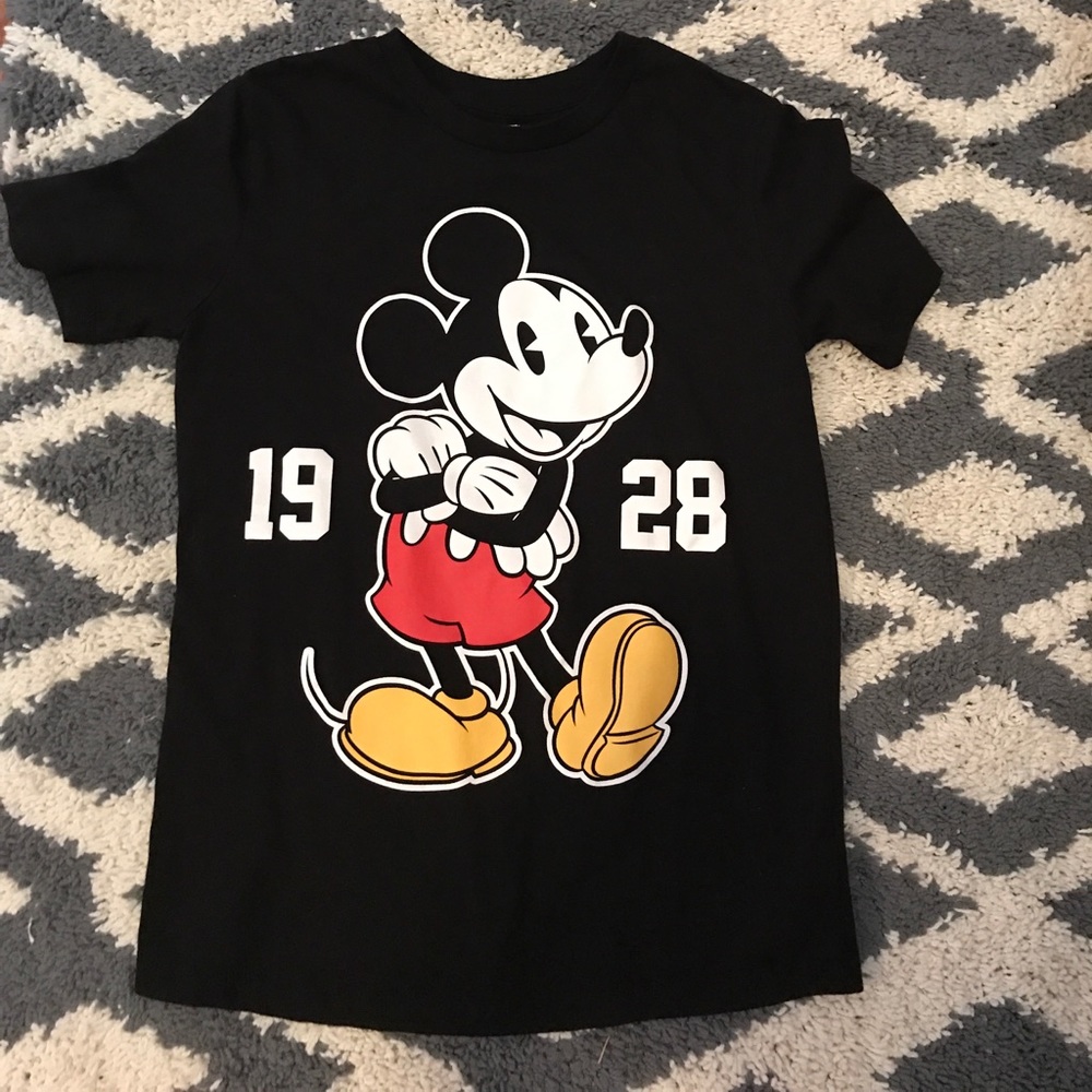Women's Disney shirt