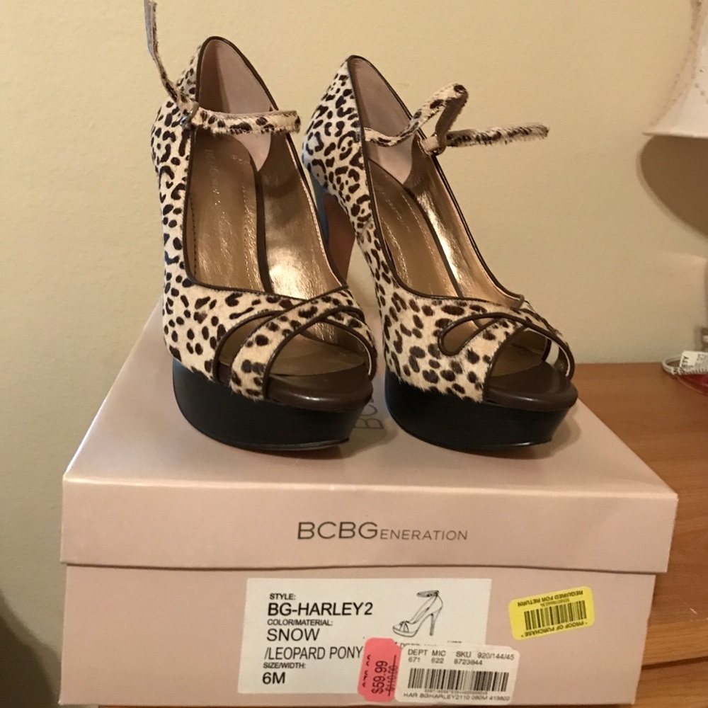 BCBGeneration Pumps size 6